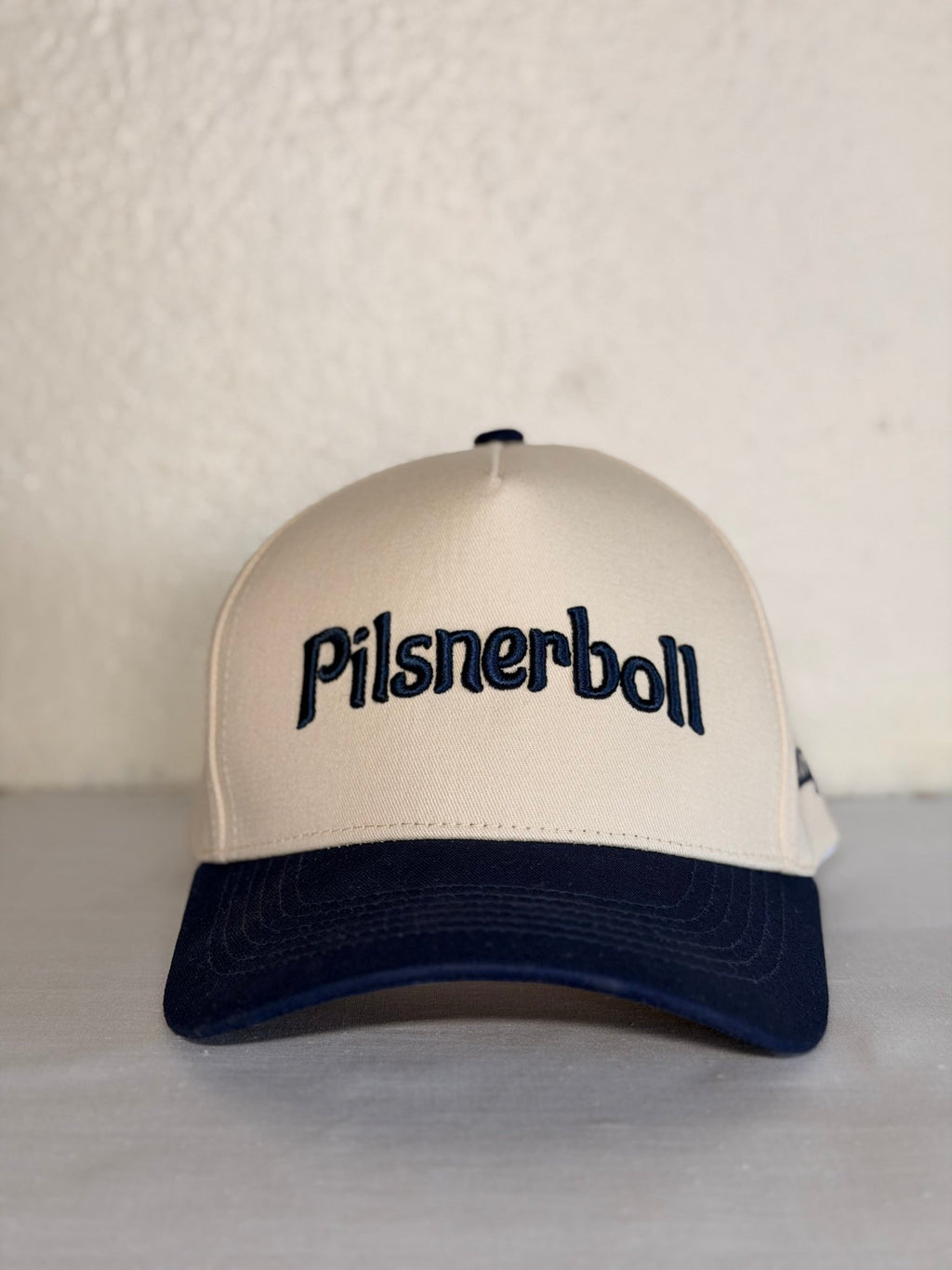 Pilsnerboll Snapback – Golfkeps för 19:e Hålet - 4st AB